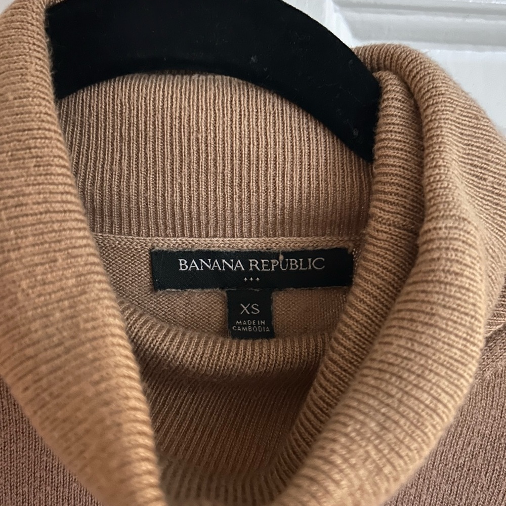 Banana Republic Tan Knit Turtleneck | Neutral, Classic, Minimalist, Capsule - Picture 3 of 3